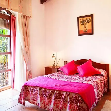 Schoenes Ferienhaus Mit Sonnenterasse Und Pool * Lora del Rio