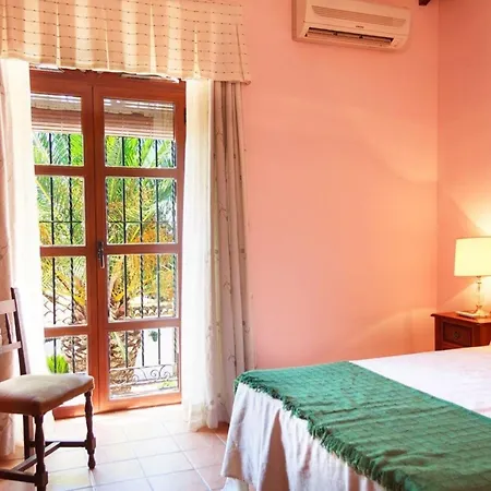 Schoenes Ferienhaus Mit Sonnenterasse Und Pool Holiday home *